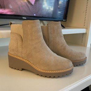 Dolce Vita Huey Boots in Tan Suede